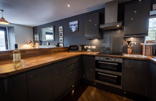 Achachork Apartment | Bayview: Exceptional Stay in Portree with Family Amenities