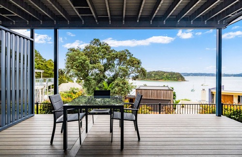 Paihia Cottage | Bayview Suite Unit 1 – Ocean View Holiday Retreat in Paihia