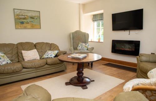 Crymych House | Discover Family-Friendly Stays at Bayvil Nevern Hotel