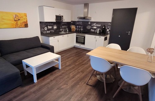 Lam Apartment | BayVista Lodge: Family-Friendly Retreat with Mountain Views