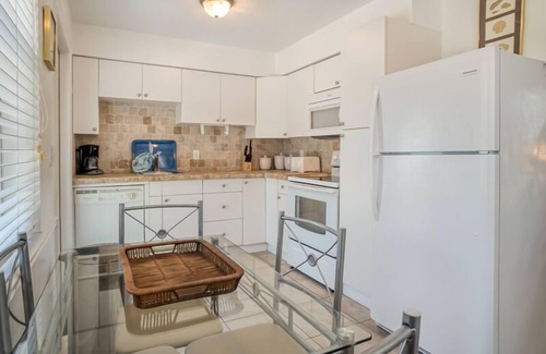 Captiva House | Baywatch Cabin: Pet-Friendly Retreat with Oceanfront Views