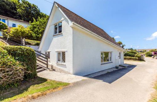 Polzeath House | Discover Baywatch Sands: 4-Star Pet & Child Friendly Retreat