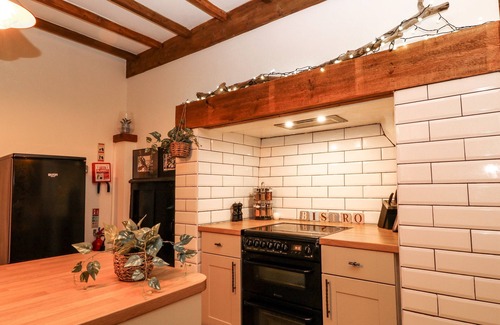 Lynmouth Cottage | Discover BAYWATCH: Oceanfront Retreat with 10/10 Rating