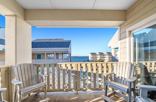 Pensacola Beach House | Coastal Retreat: Baywatch Unit H5 with Oceanfront Views