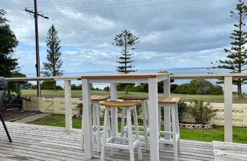 Kingscote House | Discover Baywater: Pet-Friendly Oceanfront Retreat