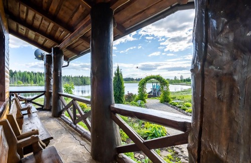 Dyatlovskoe House | Top-Rated Baza Otdyha Prohovskoe Podvorie with Hot Tub & Breakfast