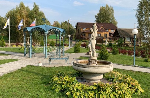 Dyatlovskoe House | Top-Rated Baza Otdyha Prohovskoe Podvorie with Hot Tub & Breakfast