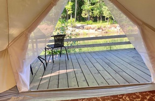 Pereslavl-Zalesskiy House | Pet-Friendly Retreat at Baza otdykha Pleshcheevo with Hot Tub
