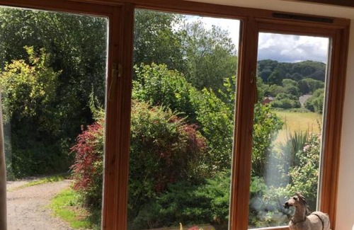 Peterchurch House | Welcoming Bazley Barn: Pet and Child-Friendly Retreat