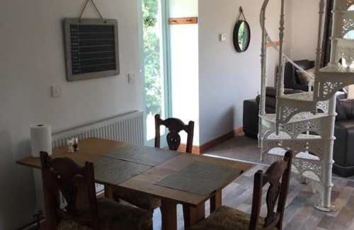 Peterchurch House | Welcoming Bazley Barn: Pet and Child-Friendly Retreat