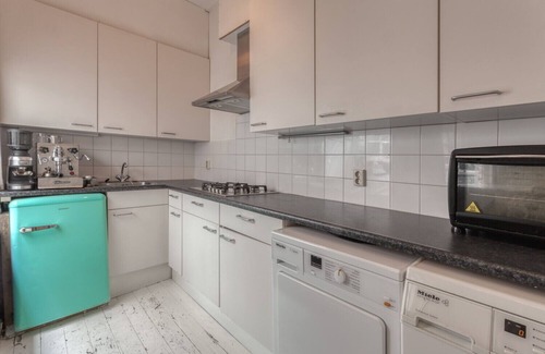 Jordaan House | Guest Rated 8.8: BB 1971 Hazenstraat with Breakfast Included