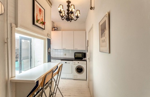 Jordaan House | Guest Rated 8.8: BB 1971 Hazenstraat with Breakfast Included