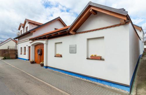 Dolni Bojanovice Apartment | Relax at BB Apartman: 4-Star Stay with Pool & Spa