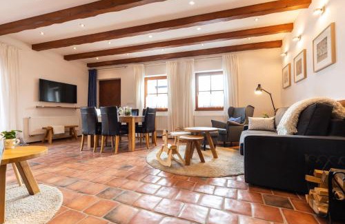 Dolni Bojanovice Apartment | Relax at BB Apartman: 4-Star Stay with Pool & Spa