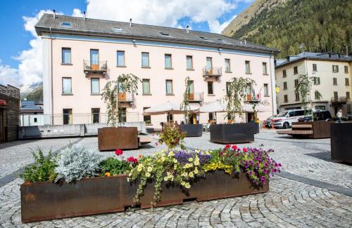 Airolo House | BB Garni Motta: Family-Friendly Stay with Pet Amenities