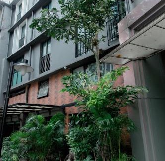 Suan Luang House | Comfortable BBHouse Khlongtan: Family-Friendly Stay