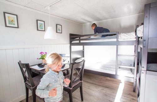 Guldborgsund Kommune Bed & Breakfast | Family-Friendly BB-Vesterskov with Breakfast & Kitchen Access