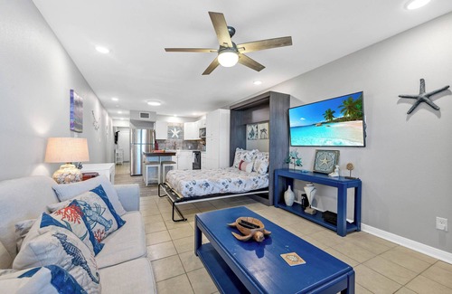 Port Aransas Condo | Oceanfront Escape at Christy's Crab Shack - 4 Star Haven