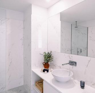 Lordelo do Ouro e Massarelos Apartment | Elegant BBA Apartments Palácio I with Douro View & Parking