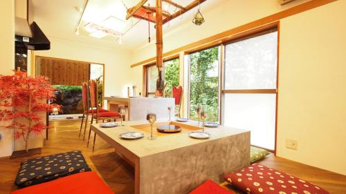 Hakone House | Discover Relaxation with Outdoor Hot Springs & BBQ Access
