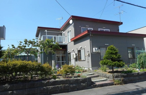 Chitose House | BBQ Haven: Your Budget-Friendly Getaway Awaits