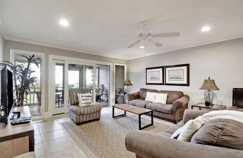 Isle of Palms House | Inviting 23 Beach Club Villa with Pool and Family-Friendly Amenities