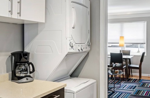 Brookwood Apartment | Business-Ready Condo with Pool & Spa - Rated 9.8/10