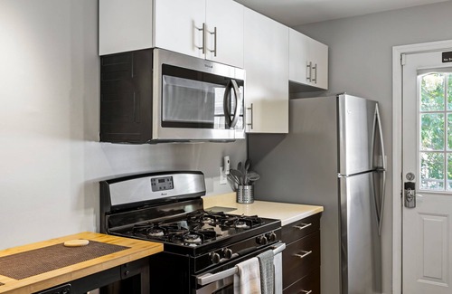 Loring Heights Apartment | Effortless Virtual Check-In & Free Parking for Your Stay