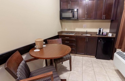 Lac La Biche Hotel | Welcoming BCMInns - Lac La Biche: Pet-Friendly Getaway