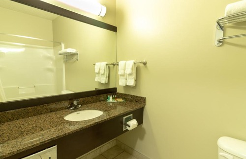 Lac La Biche Hotel | Welcoming BCMInns - Lac La Biche: Pet-Friendly Getaway