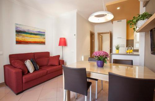 El Born Apartment | Family-Friendly Stay at BCNGOTIC 42 - Rated 9.1/10