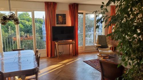 Vanves Apartment | Family-Friendly Stay at Bd du Lycée-Rue d'Issy, Score 8.8