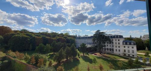 Vanves Apartment | Family-Friendly Stay at Bd du Lycée-Rue d'Issy, Score 8.8
