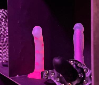 Lodz Apartment | BDSM SWING KLIMA TOP Jakośc, Apartament Idelny na Prezent ,Lustra wszedzie ,SUPER wygodne łóżko , huśtawka , tylko dla dorosłych ADULTS ONLY Parking w cenie