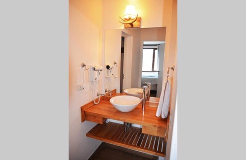 Dina Huapi Apartment | Relaxing Be Huapi Apart with Oceanfront Views & Pool