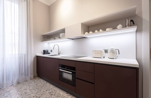 Rione V Ponte Apartment | Top-Rated Be Mate Castel Sant'Angelo with Spa & Family Perks