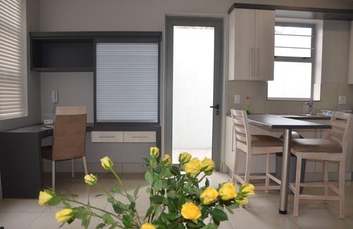 Vineta Apartment | Relax at Be Still Accommodation Unit 4 with Pool & Spa