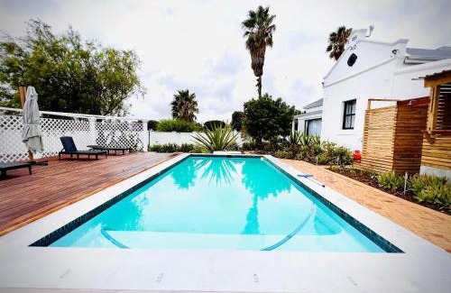 Darling Apartment | Relax and Unwind at Be Still and Know - 4-Star Oceanfront Retreat