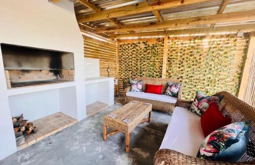 Darling Apartment | Relax and Unwind at Be Still and Know - 4-Star Oceanfront Retreat