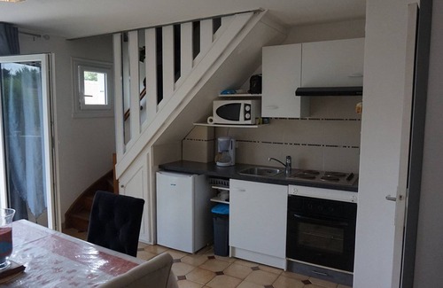 Merville-Franceville-Plage Apartment | Cozy Oceanfront Apartment in Merville-Franceville-Plage