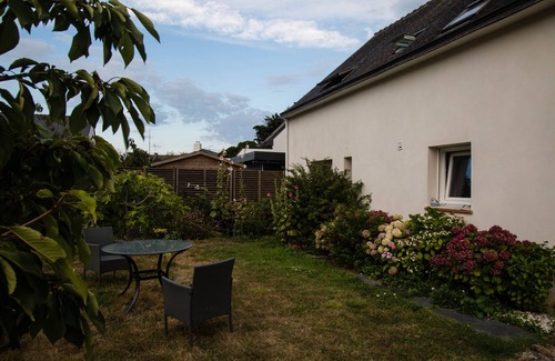 Sarzeau Apartment | Cozy Apartment Steps from the Beach with Great Amenities