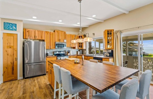 Birch Bay Condo | Beachfront Escape with Ocean View, BBQ and Fast WIFI
