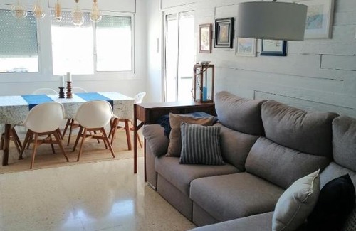 Sitges Apartment | Beach Aiguadolç: Family-Friendly Hotel with Pool & 9/10 Score