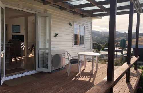 Orere Point House | Idyllic Beachfront Retreat with Ocean View & Pet-Friendly Stays
