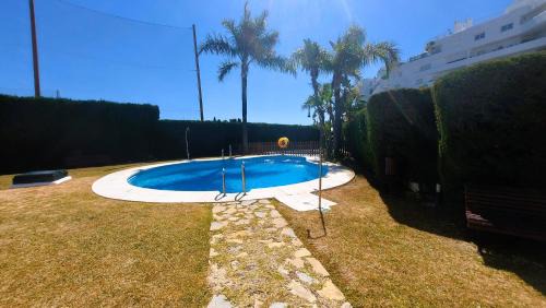 Guadalmina Apartment | Oceanfront Apartment in Guadalmina with Pool and Breakfast