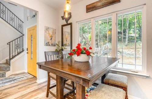 Point Venture House | Tranquil Lake House Retreat with Breathtaking Views
