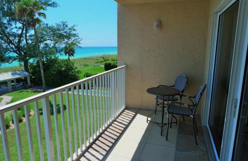 Longboat Key Apartment | Oceanfront Oasis: Balcony Views and Poolside Relaxation