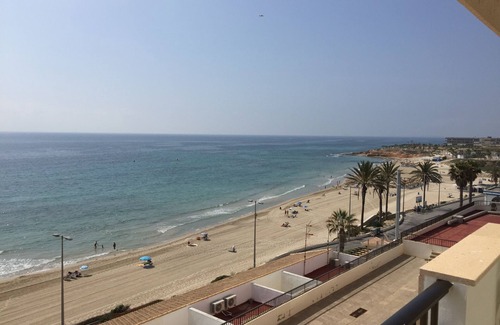 Mil Palmeras Apartment | Oceanfront Beach Apartment in Quesada with Spa & Breakfast