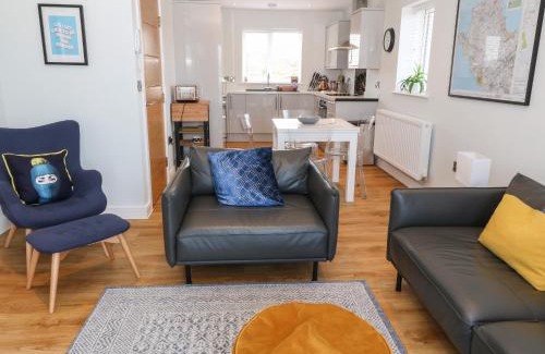 Trearddur Bay Apartment | Beach Apartment 9: Guest Rated 9.8 with Pet-Friendly Amenities