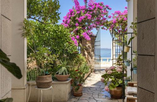 Podgora Apartment | Oceanfront Beach Apartment with Stunning Ocean Views